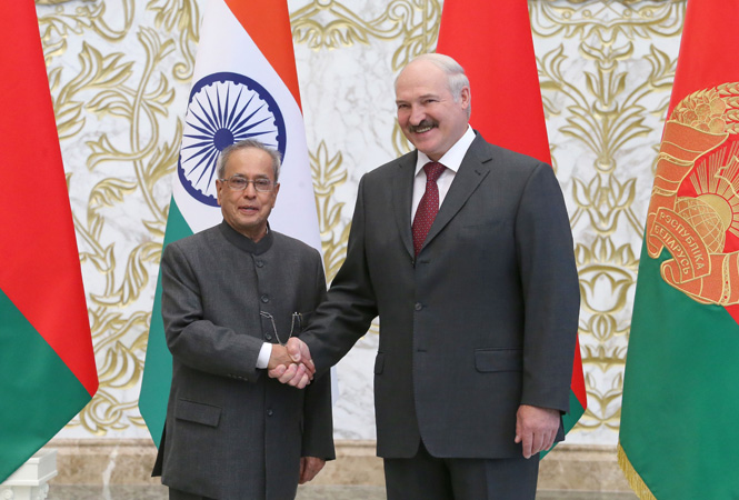 1434109263_president_with_lukashenko.jpg