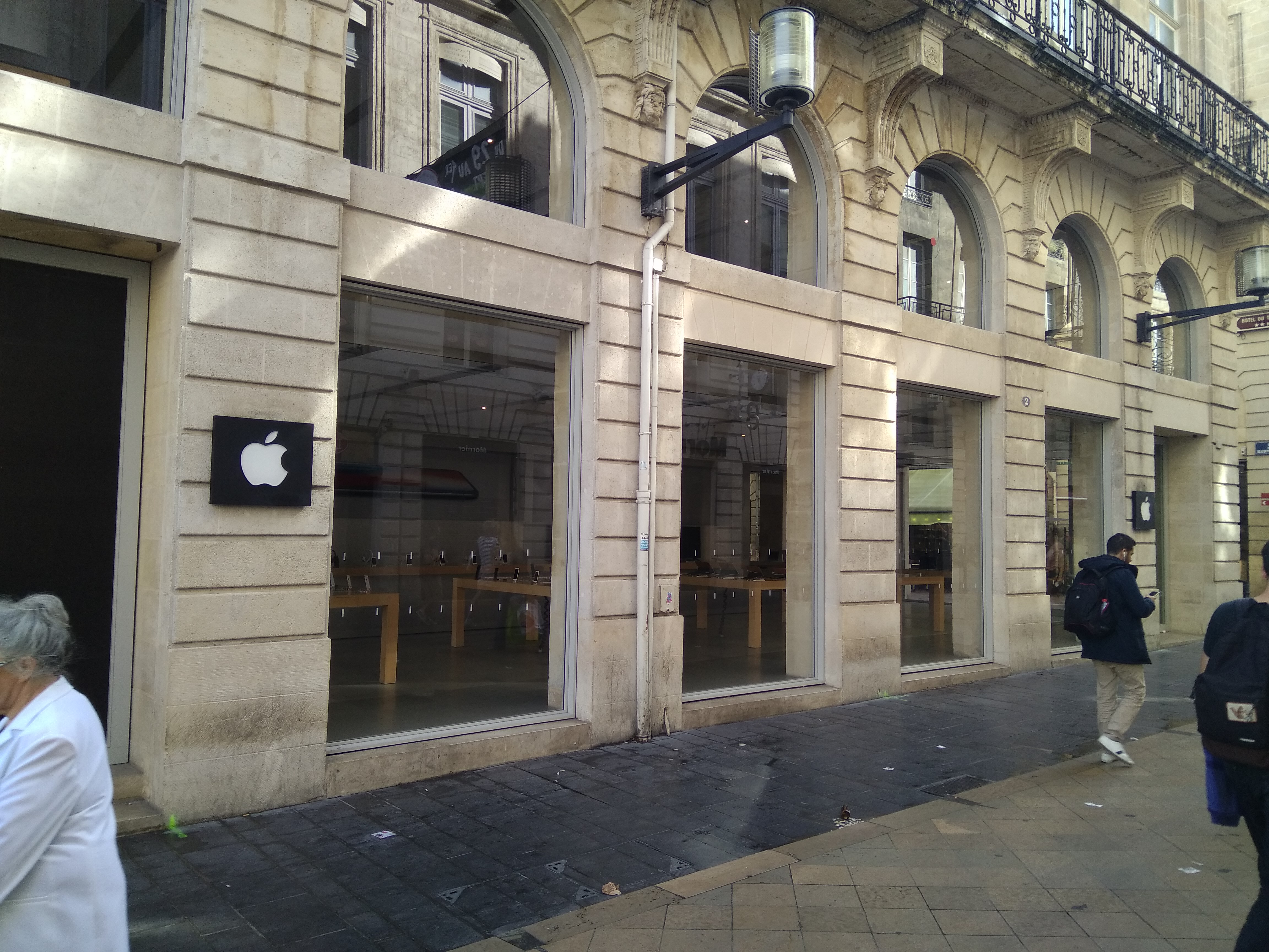 4._Продажи_Iphone_8.jpg