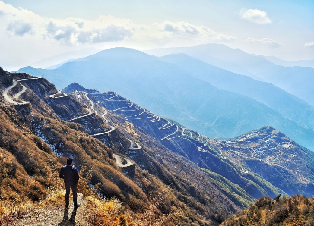 adventure-altitude-back-view-2430446.thumb.jpg.8a571f13695cf0000b71b2a3dfe1ef72.jpg