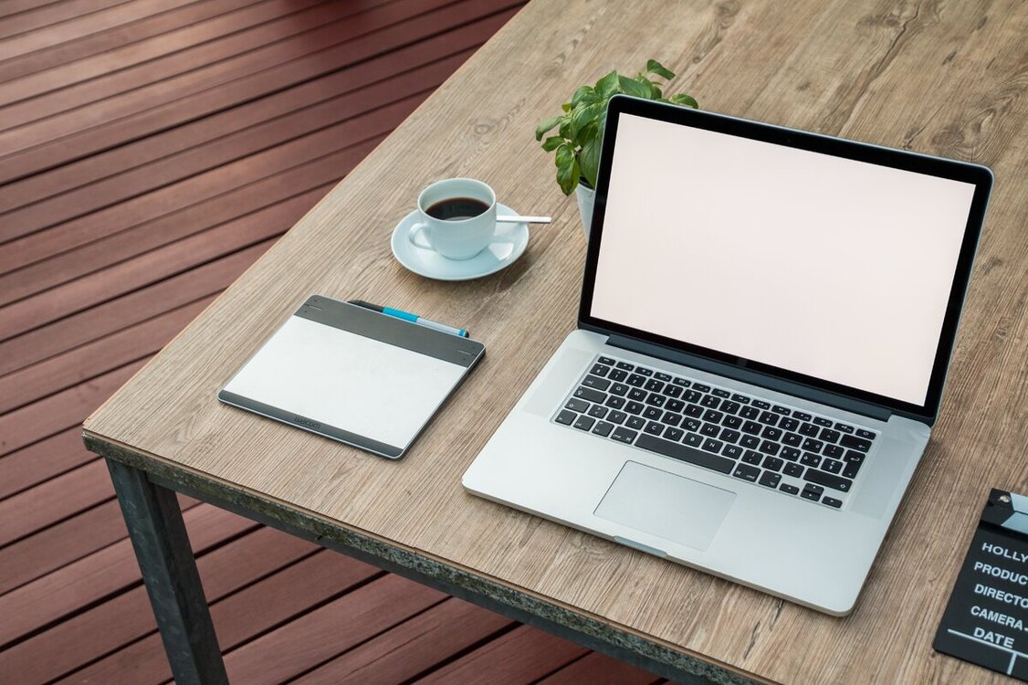 apple-coffee-cup-459653.thumb.jpg.ebacc414bd145ea1568e7e6276ea07c0.jpg