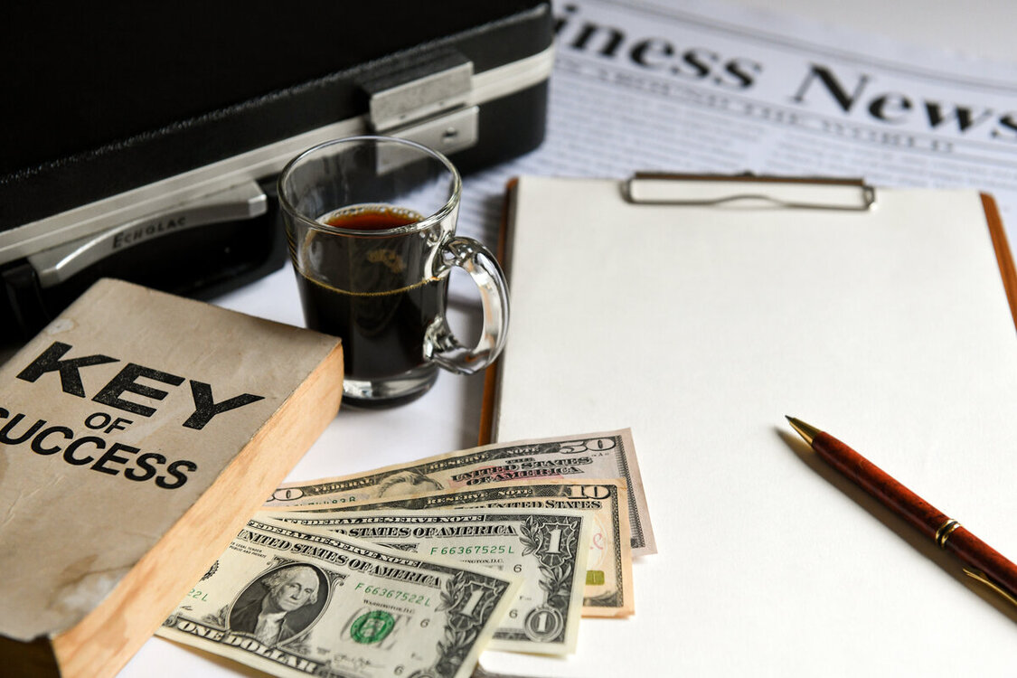 key-of-success-with-notbook-briefcase-dollas-and-VFZ8GUJ.thumb.jpg.29daed6bcfadeb8cd4bcd6486d4c4c46.jpg