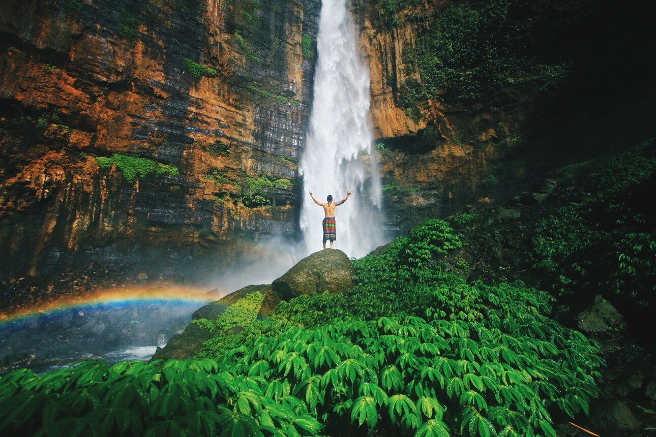 photo-of-man-standing-on-top-of-rock-3283186.thumb.jpg.4623bbbbc7dc88b11c5200c09e37762f.jpg